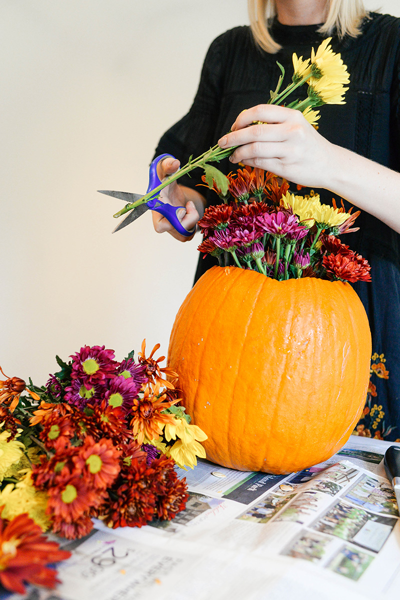 Pumpkin Flower Arrangement for Fall | The Style Scribe