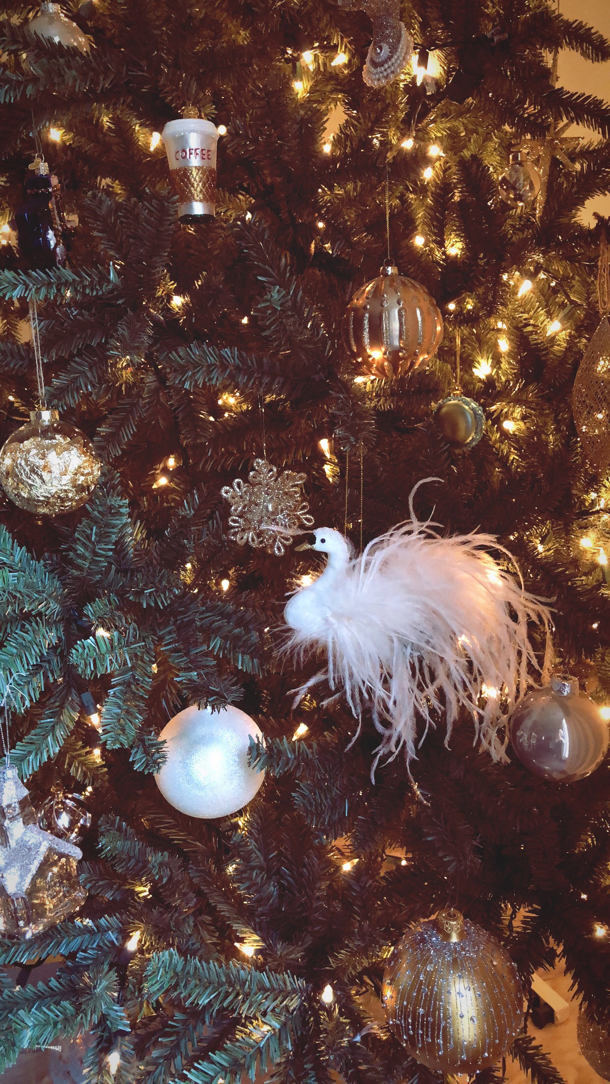 My Favorite Christmas Ornaments | The Style Scribe
