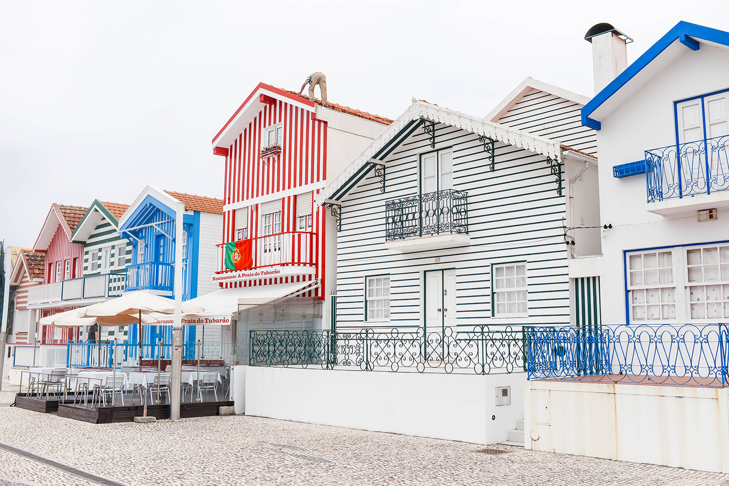 Exploring Costa Nova: Photos of the beach, striped houses and more!