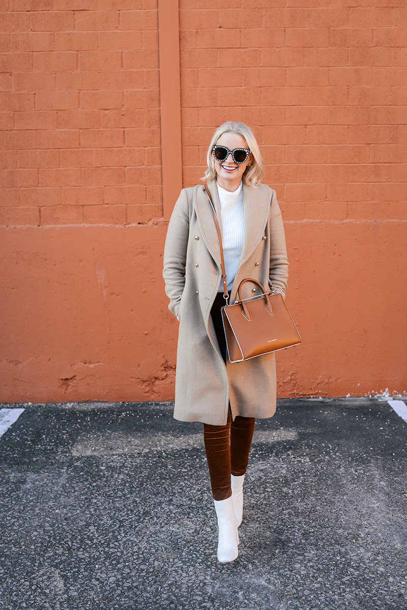 Cute and Cozy Thanksgiving Day Outfit Idea