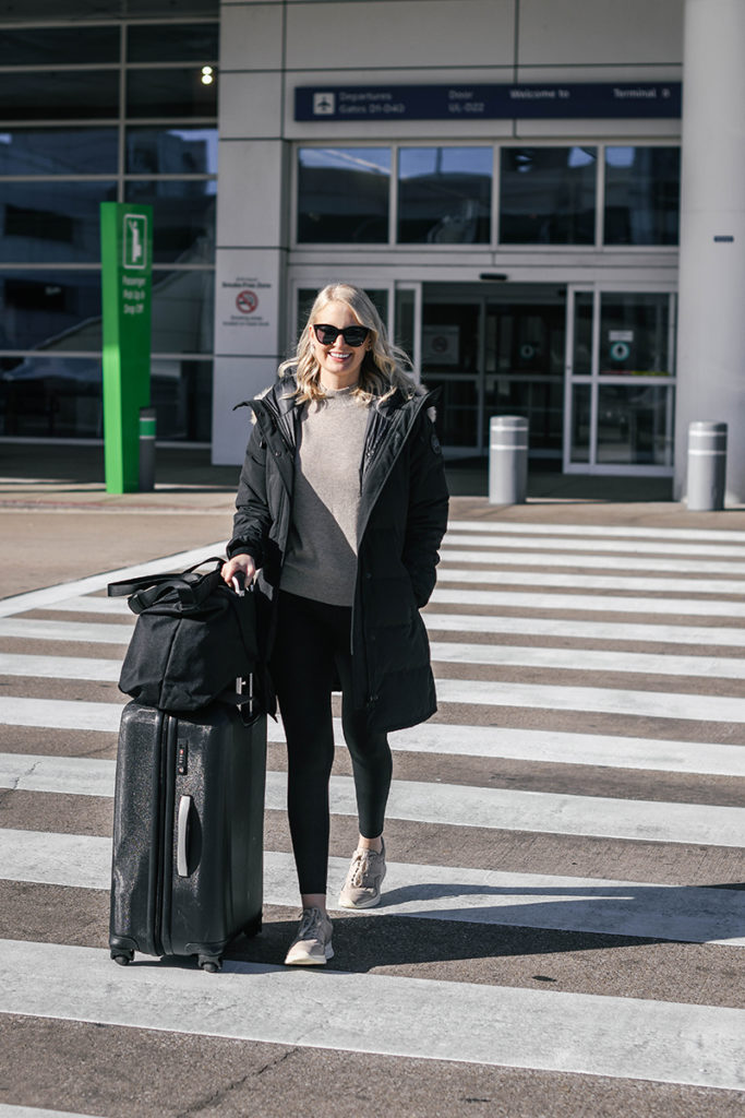 Overseas Winter Travel Outfit Inspiration // HOLIDAY GIFT IDEAS FROM EVERLANE