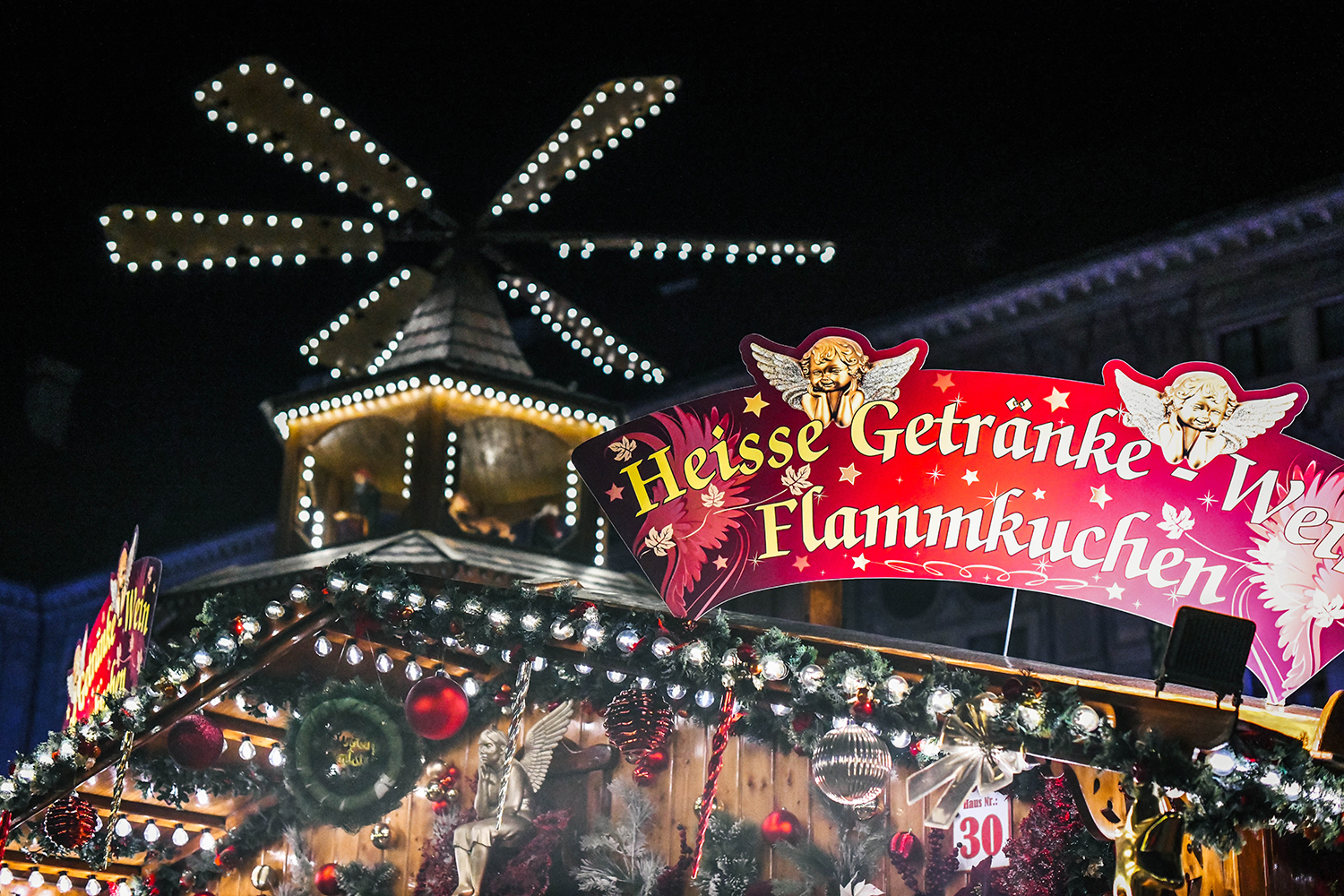 MUNICH GERMANY CHRISTMAS MARKETS