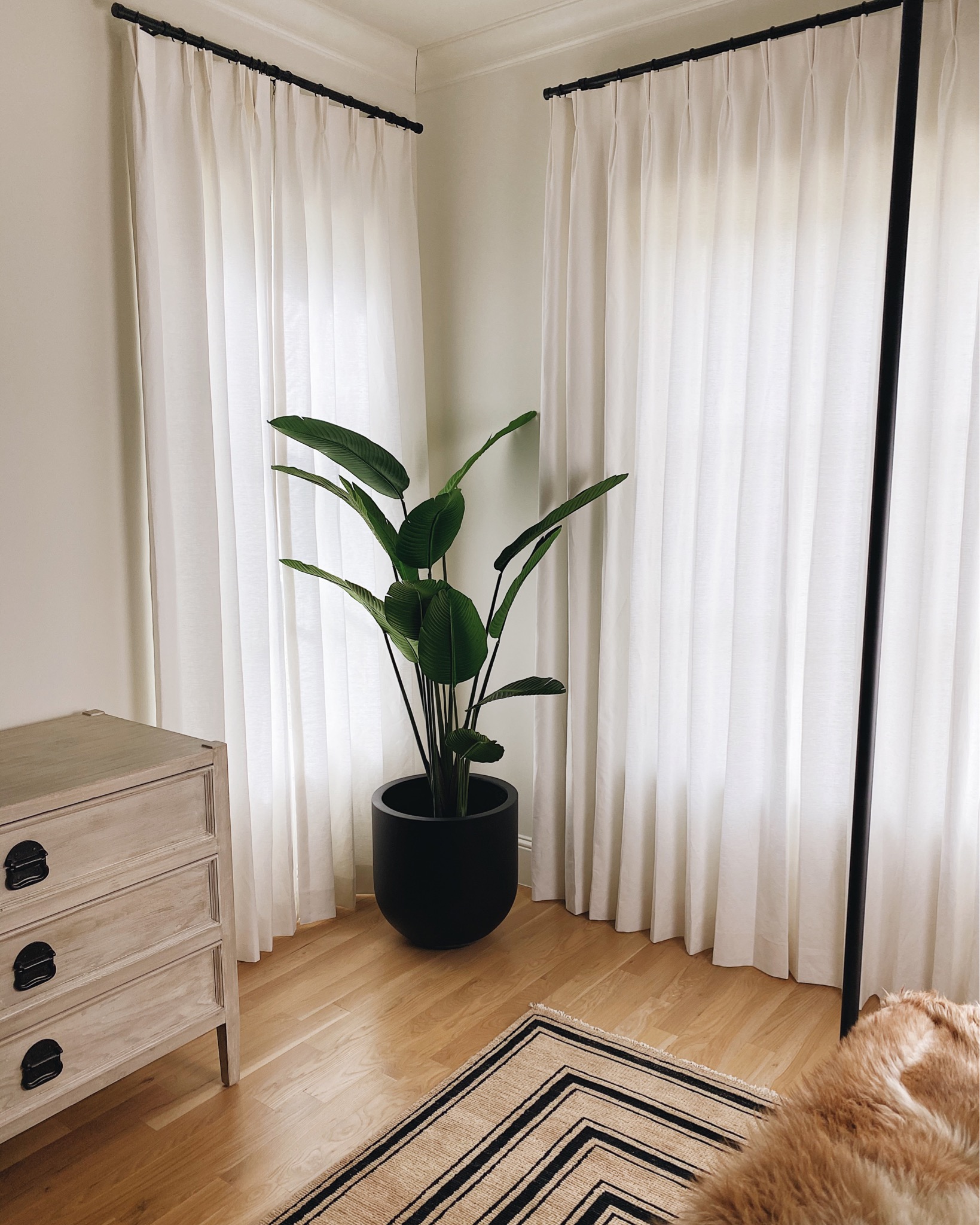BEDROOM FAUX PLANT + PLANTER