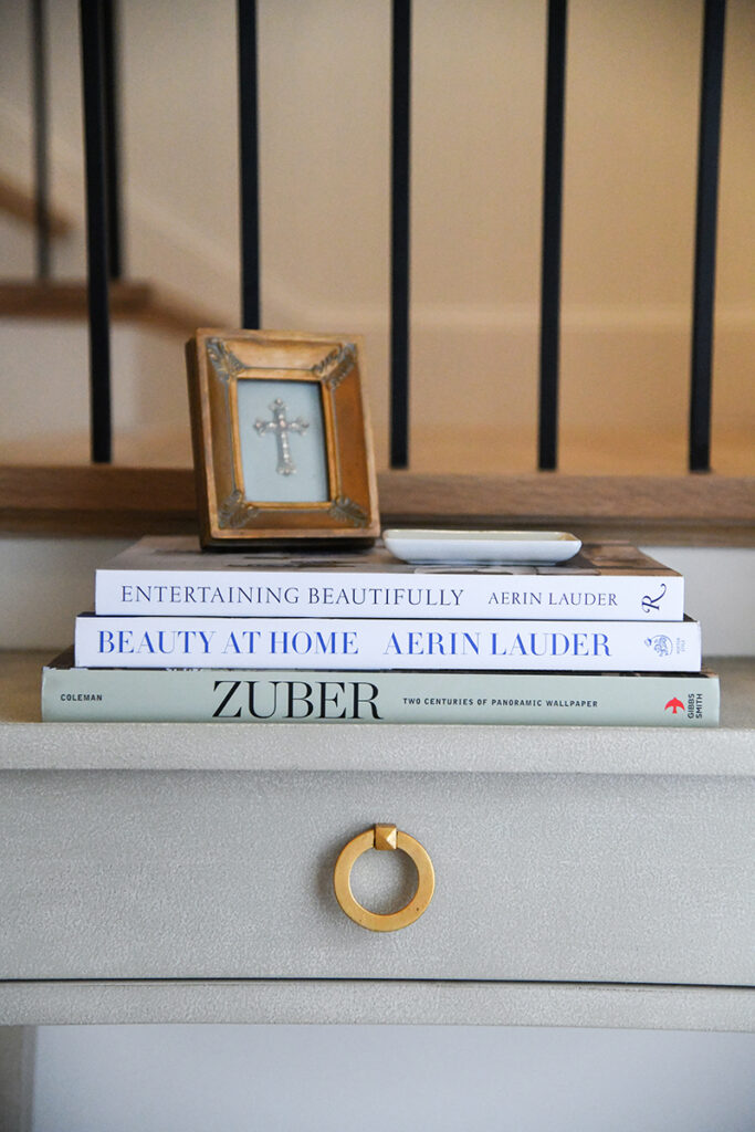 ENTRYWAY CONSOLE TABLE // HOW TO STYLE A NARROW CONSOLE